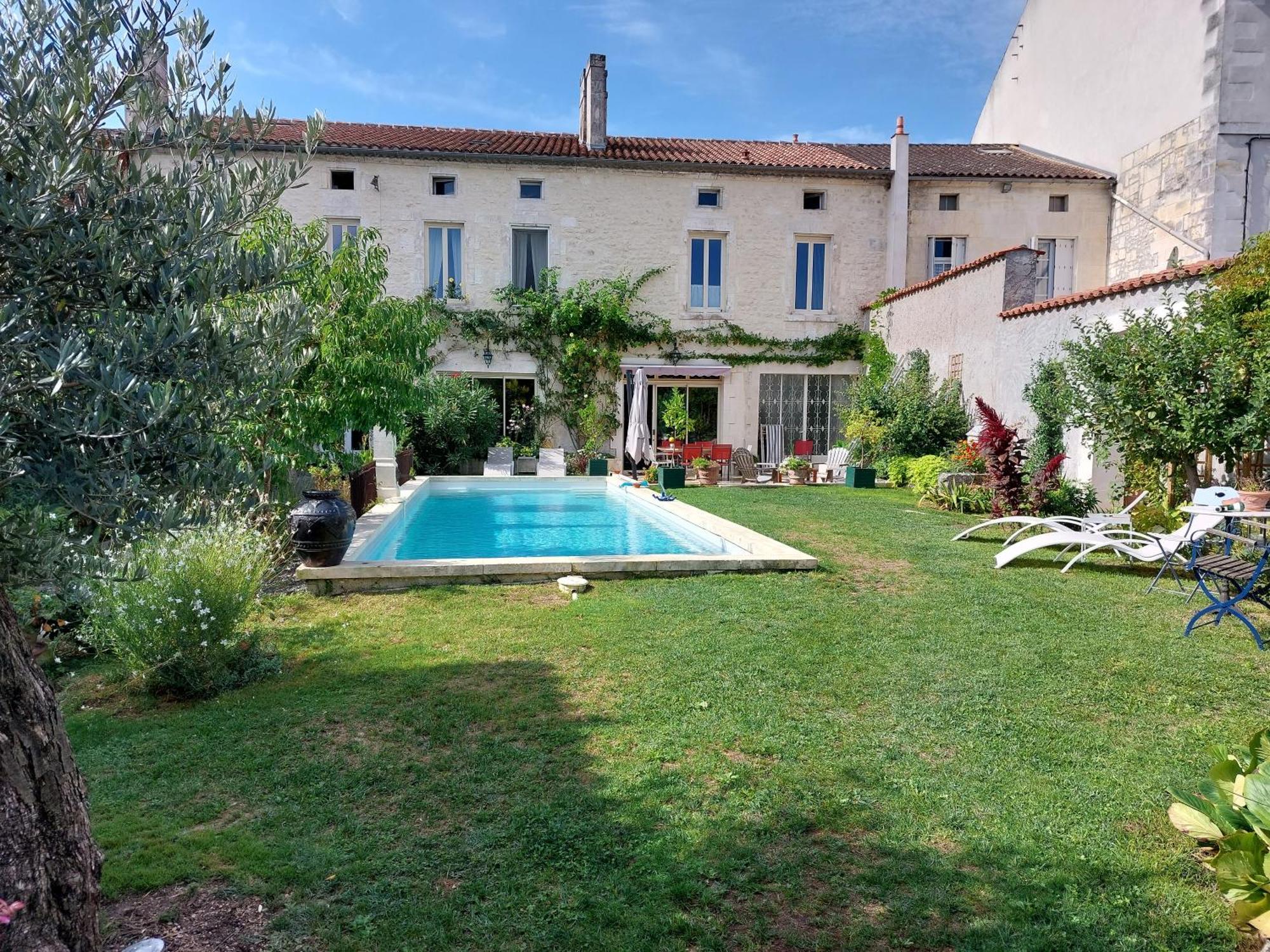 La Gueriniere Bella Romantica Châteauneuf-sur-Charente Exterior foto